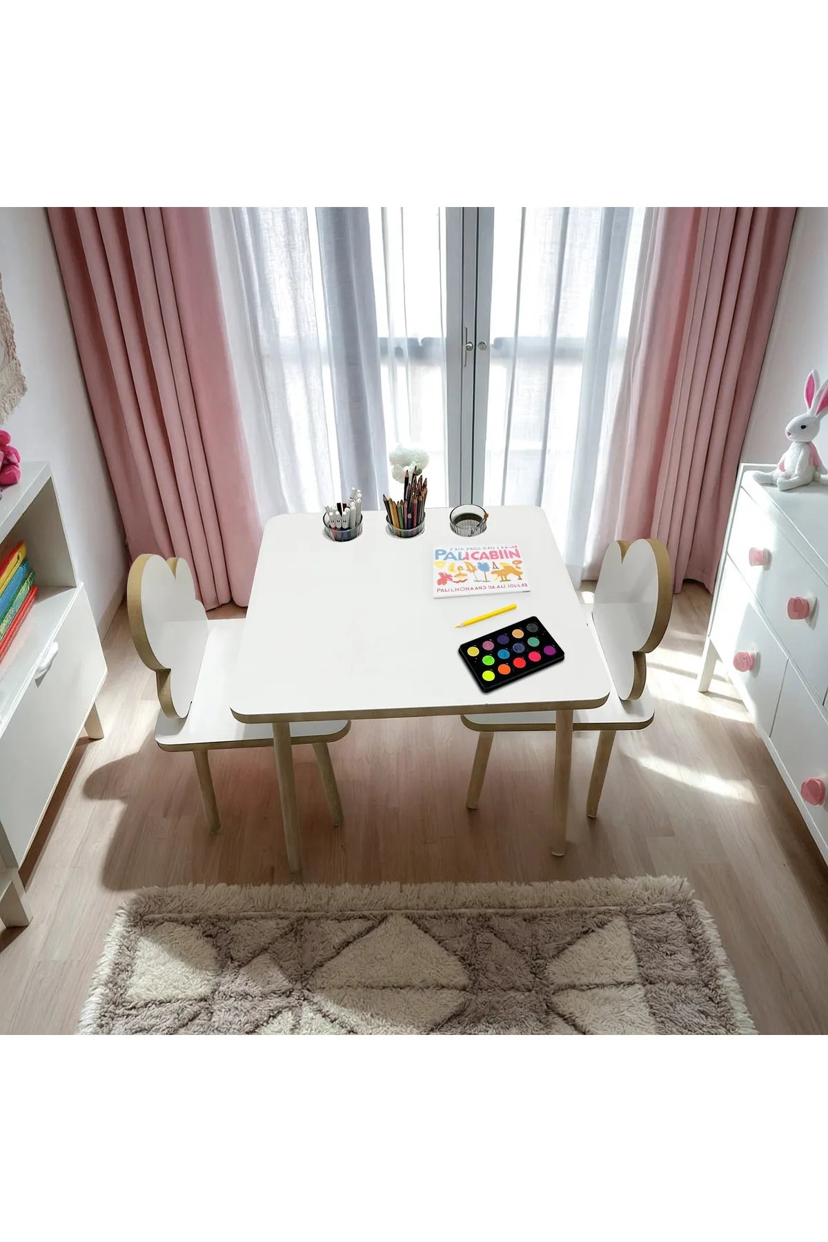 Yaz Sil Yüzey 1 Adet Çocuk Aktivite ve OyunMasası Kalemlik ve Bardak Hazneli 2 Adet Bulut Sandalye Yaz Sil Yüzey 1 Adet Çocuk Aktivite ve OyunMasası Kalemlik ve Bardak Hazneli 2 Adet Bulut Sandalye