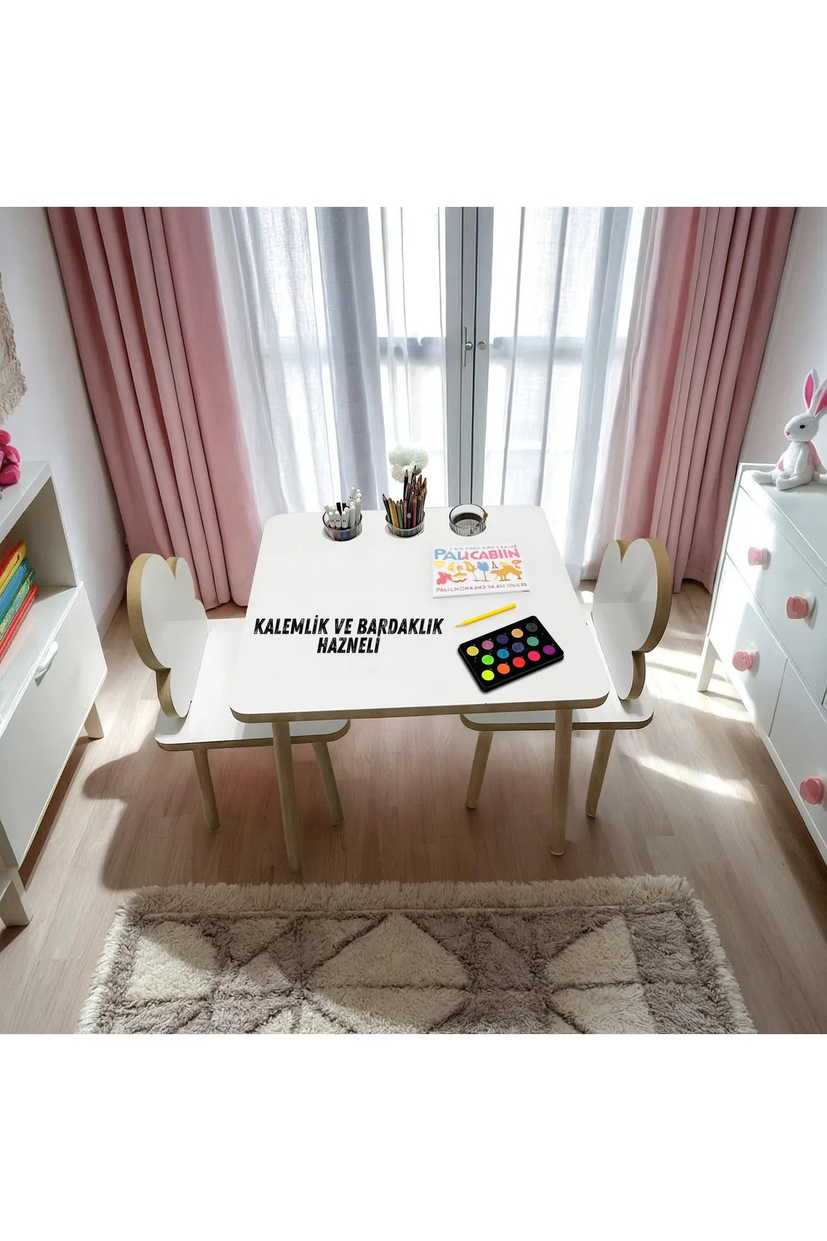 YAZ SİL YÜZEY 1 ADET MASA VE BULUT DESENLİ 2 SANDALYE AKTİVİTE MASASI KALEMLIK, BARDAK HAZNELI YAZ SİL YÜZEY 1 ADET MASA VE BULUT DESENLİ 2 SANDALYE AKTİVİTE MASASI KALEMLIK, BARDAK HAZNELI