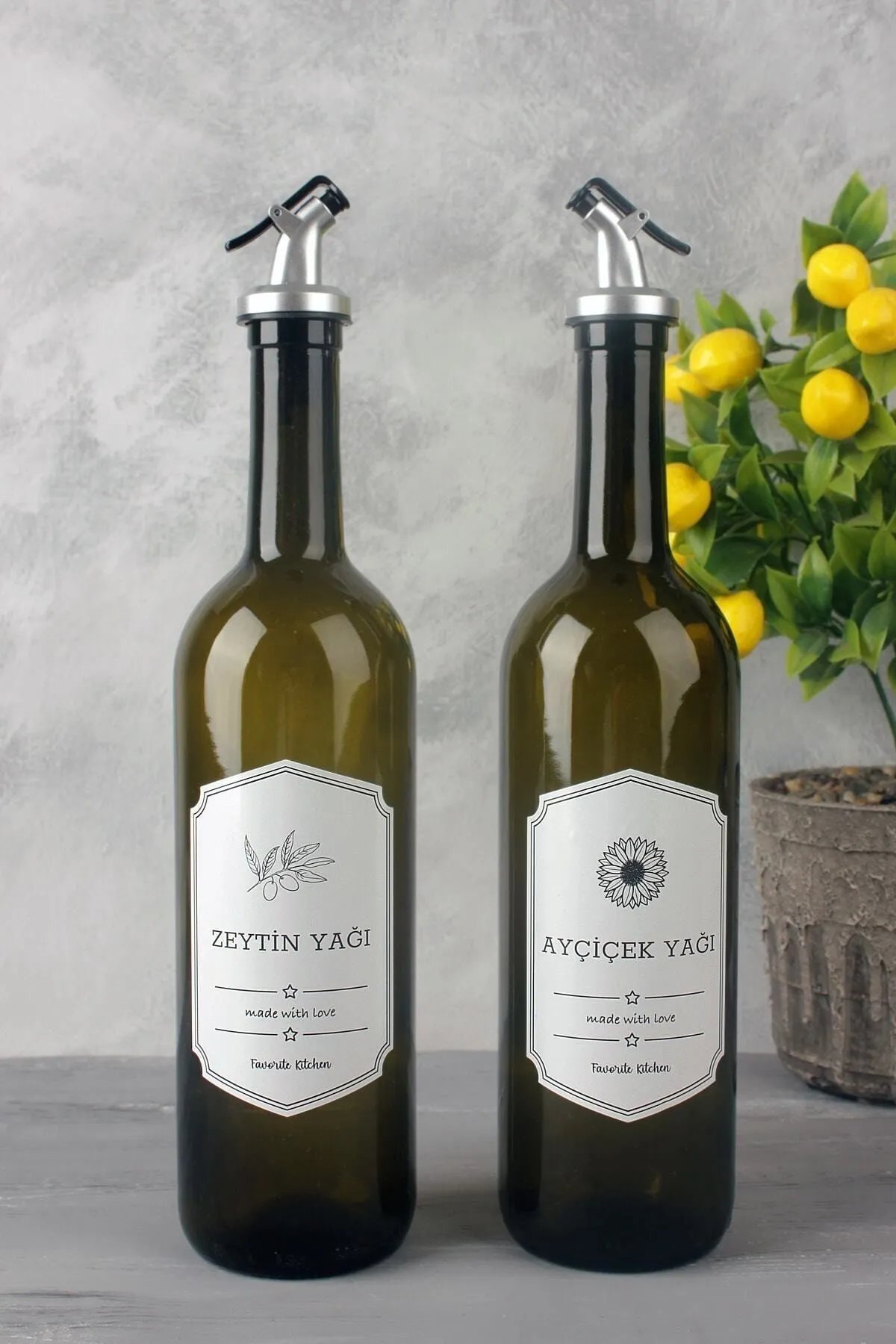 Ahşap Stantlı Amber 2'li 750 ml Zeytinyağı Sıvıyağ Şişesi Yağdanlık Yağlık 750 ml Standlı Ahşap Stantlı Amber 2'li 750 ml Zeytinyağı Sıvıyağ Şişesi Yağdanlık Yağlık 750 ml Standlı